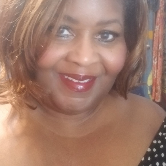 Meet your Posher, Brenda - Picture 1 of 1